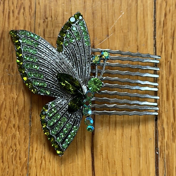 Swarovski Crystal Butterfly Hair Combs - Picture 3 of 4